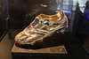 Golden_Shoe,_Lionel_Messi_2012-2013_01.jpg