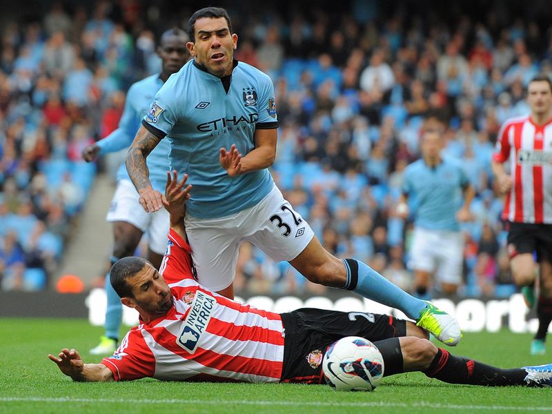 Carlos-Cuellar-Carlos-Tevez-Manchester-City-S_2840420.jpg