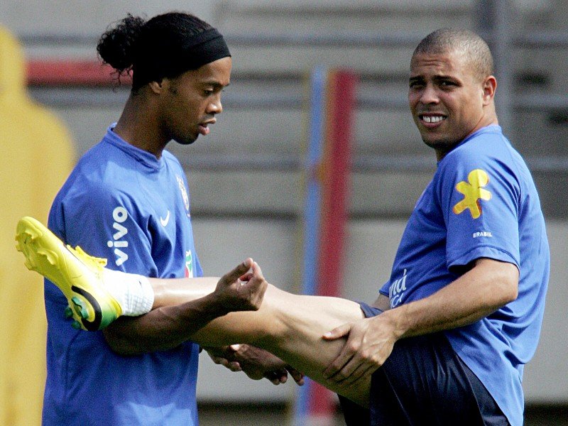 ronaldinho-and-ronaldo_1414496.jpg