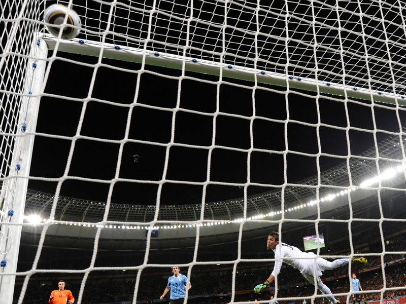 Uruguay-v-Holland-Giovanni-van-Bronckhorst-sh_2474712.jpg