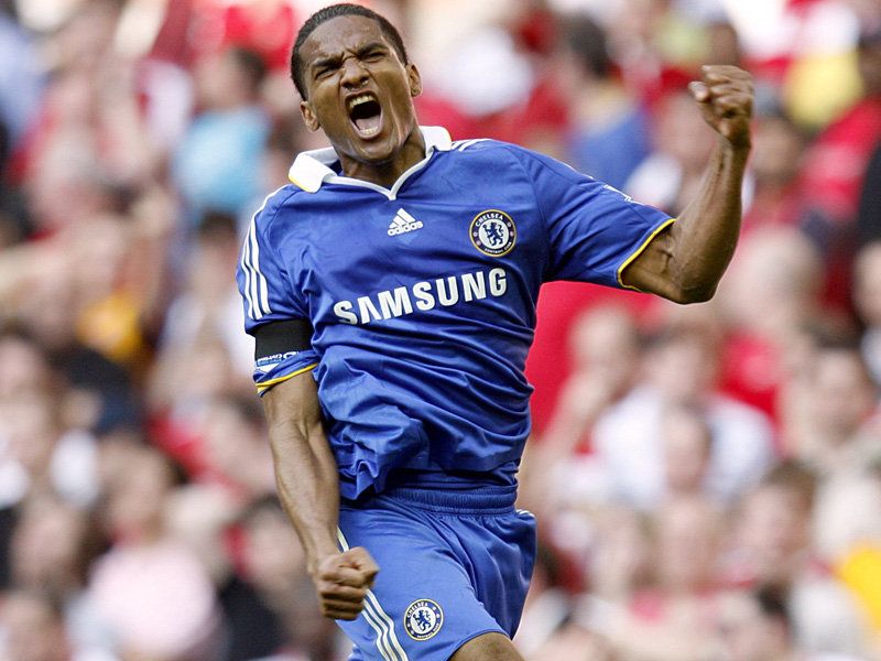 Florent-Malouda-celeb-Arsenal-v-Chelsea_2181697.jpg