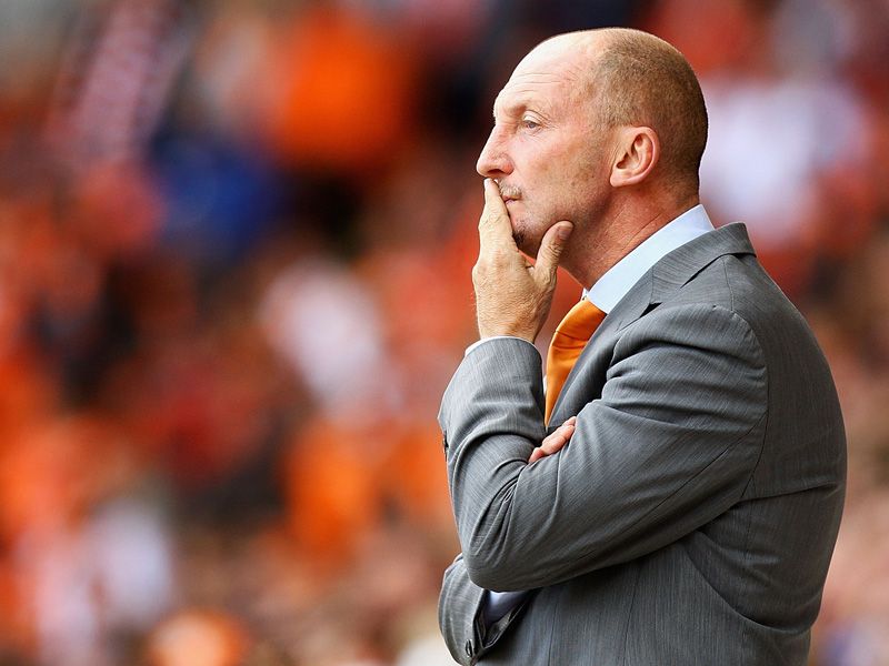 Ian-Holloway-Blackpool-Premier-League-2_2495440.jpg