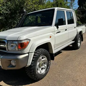 Toyota Land Cruiser 2018 Pearl