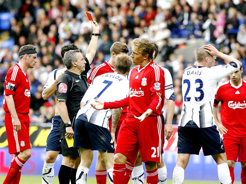 Sean-Davis-Red-Card-Bolton-Wanderers-Liverpoo_2353934.jpg