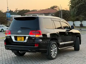 Toyota Land Cruiser 2011 Black