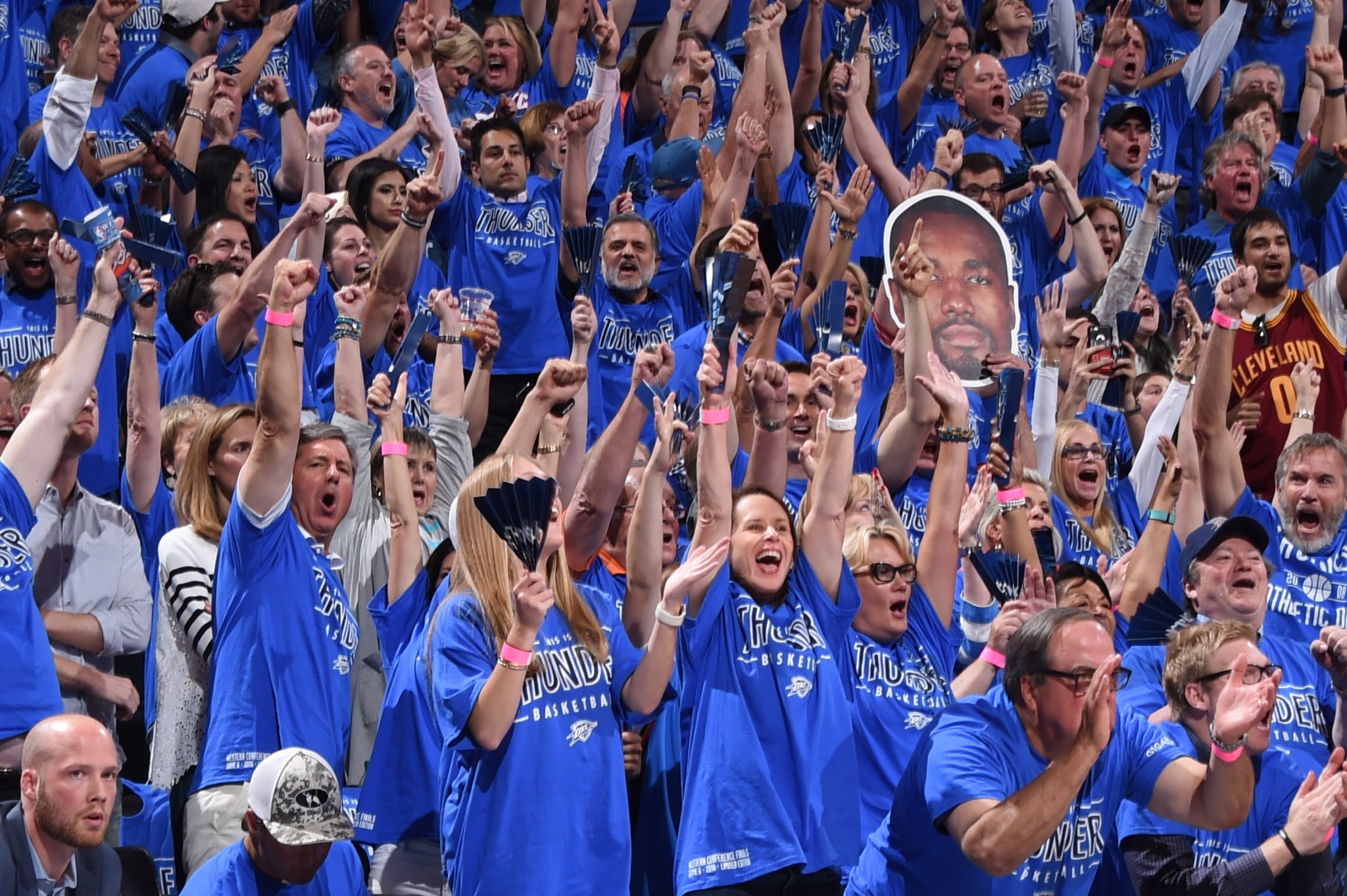 Cjl9BbvUoAAU5Tj.jpg:large