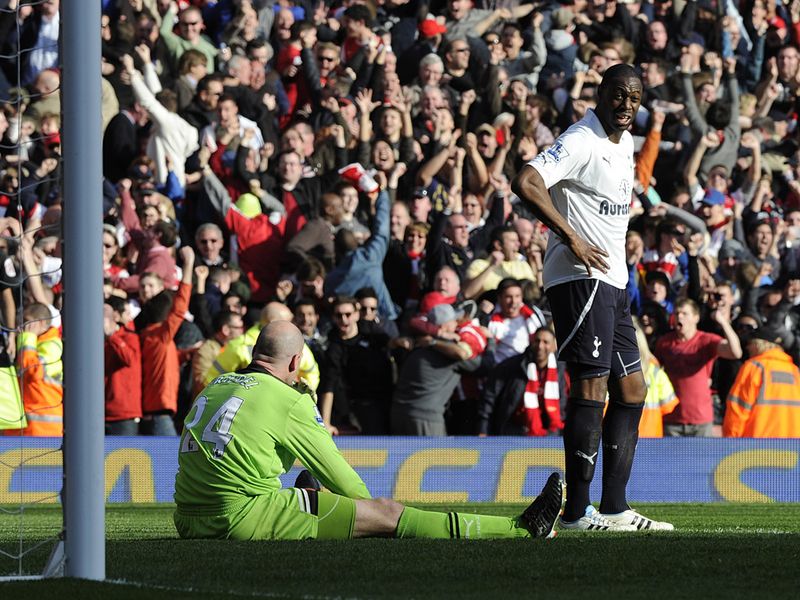 Arsenal-v-Tottenham-Brad-Friedel-Ledley-King-_2724490.jpg