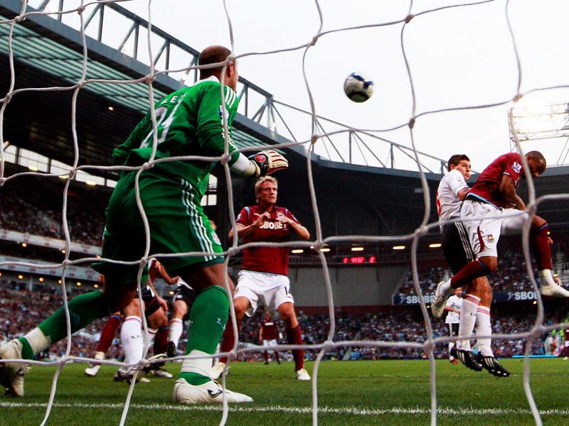 Carlton-Cole-West-Ham-Liverpool-Premier-Leagu_2362661.jpg
