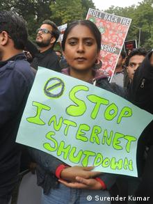 Waandamanaji wanadaai mitandao ifunguliwe