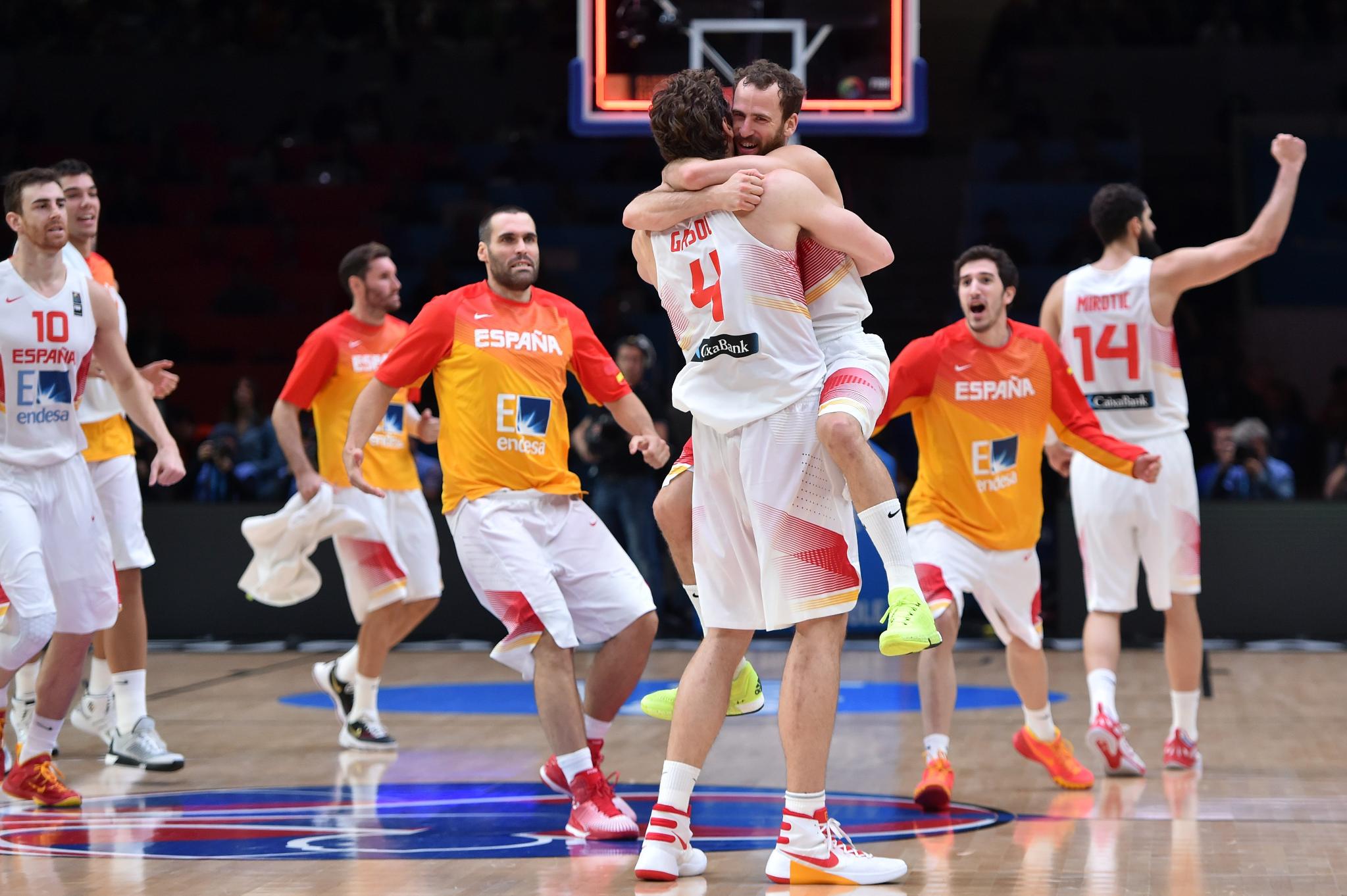 CPIl_pUWUAEGoi6.jpg:large