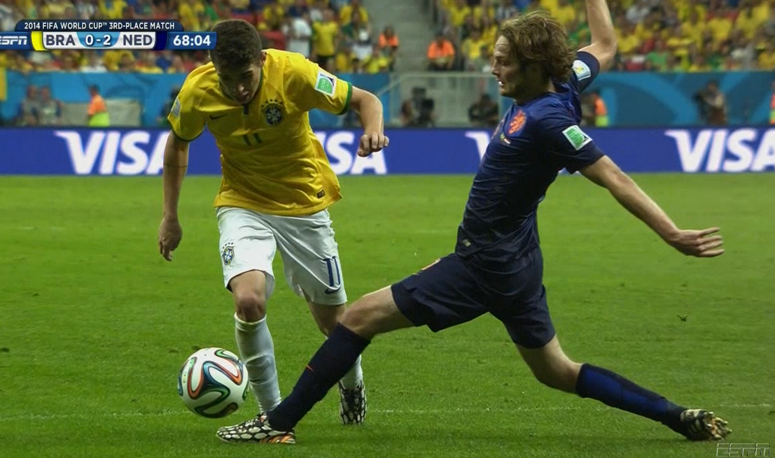 BsX7XimCcAARj4T.png:large