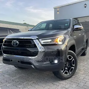 Toyota Hilux 2022 Gray