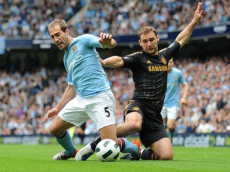 Pablo-Zabaleta-Branislav-Ivanovic-Man-City-Ch_2507246.jpg