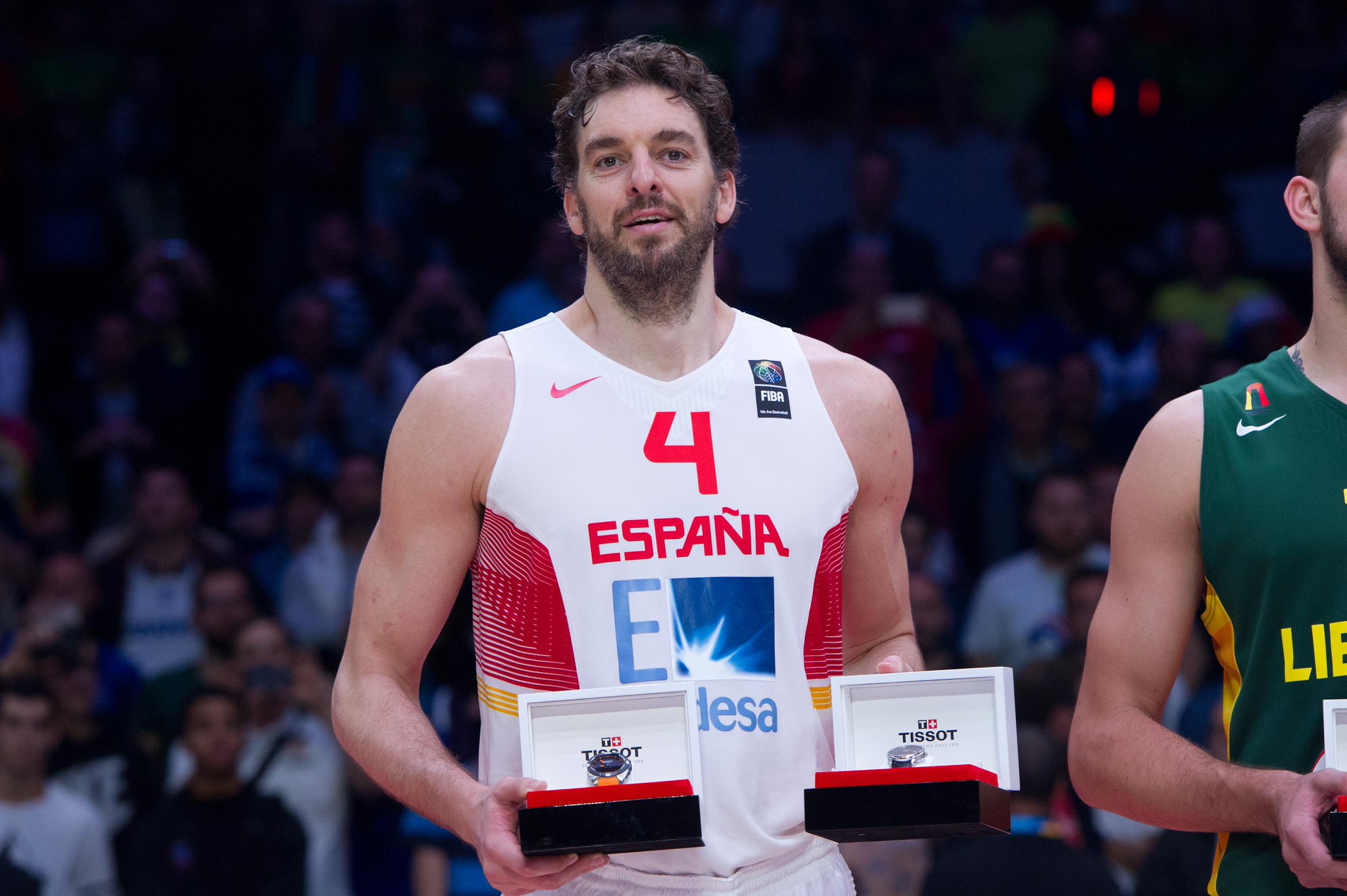 CPYAo5vUsAIA22B.jpg:large