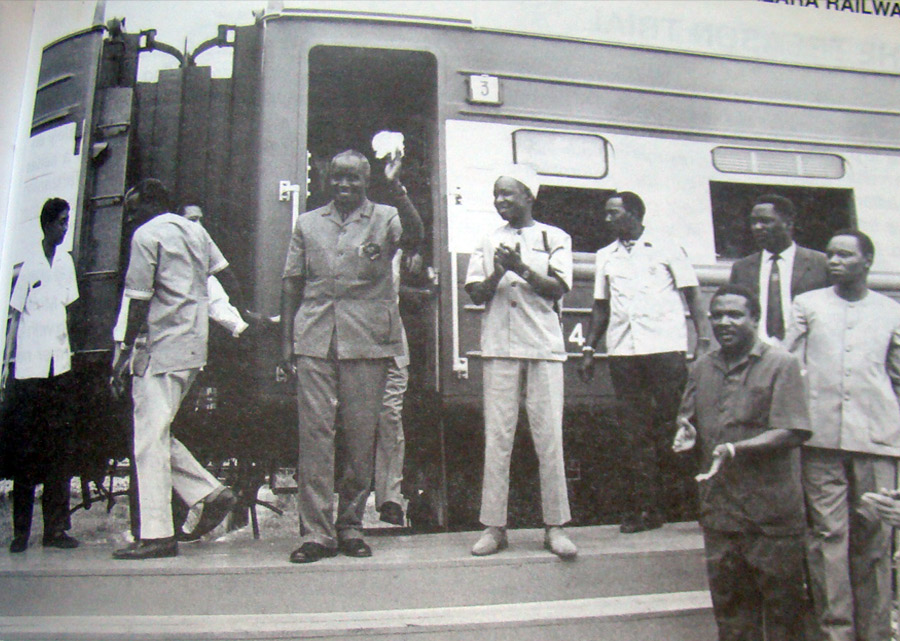 nyerere_with_kaunda_tazara.jpg