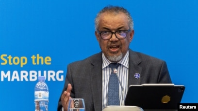 FILE - Mkurugenzi Mkuu wa Shirika la Afya Ulimwenguni Tedros Adhanom Ghebreyesus akihutubia mkutano na waandishi wa habari kuhusu mlipuko wa virusi vya Marburg katika Kituo cha Mikutano cha Kigali huko Kigali, Rwanda, Oktoba 20, 2024.