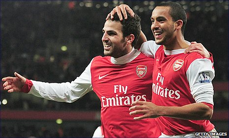 _50593112_fabregas_walcott_466getty.jpg