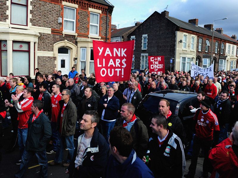 Liverpool-v-Manchester-United-fans-protest_2376774.jpg