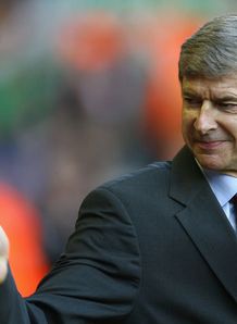 800_Arsene_Wenger_thumbs_up_Anfield_590201.jpg