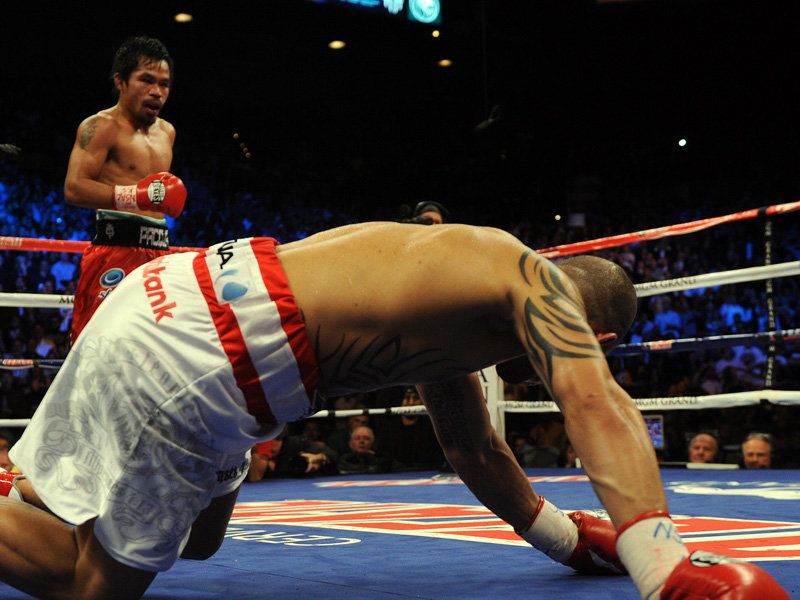 Miguel-Cotto-down-fourth_2384930.jpg