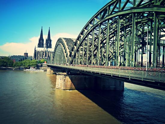 hohenzollern-bridge.jpg