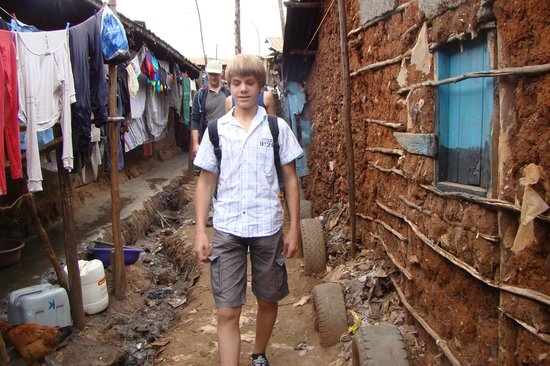 victoria-safaris-kibera.jpg