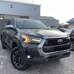 Toyota Hilux 2022 Gray