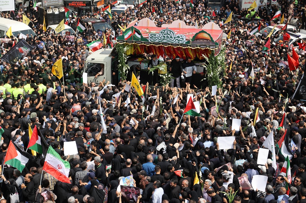 Iranians attened funeral procession for Ismail Haniyeh