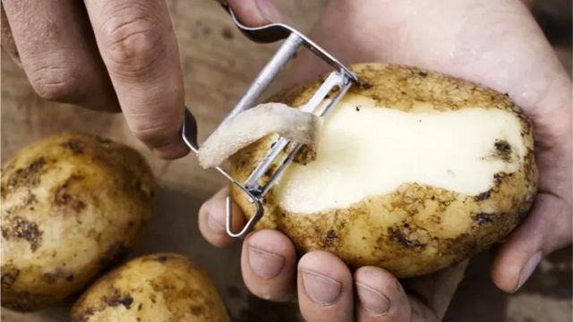 Maganda ya viazi ni chakula.