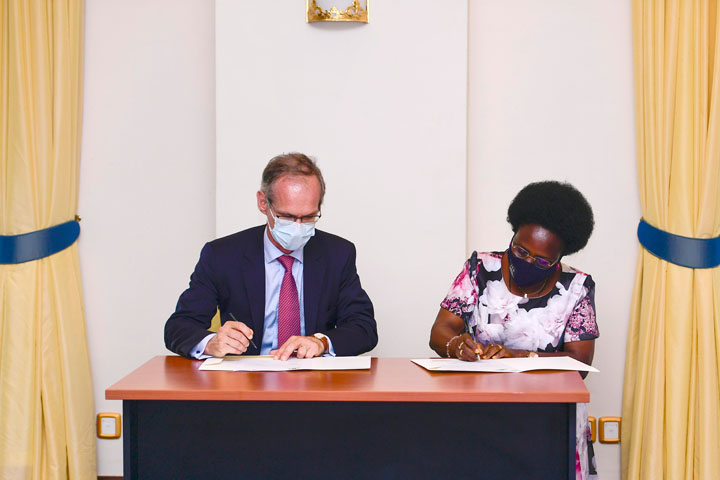 Signing Ceremony - The  Host Government Agreement For The East African Crude Oil Pipeline being signed by Kitutu and Terraz