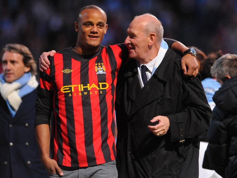 Vincent-Kompany-Bernard-Halford-Manchester-Ci_2600465.jpg