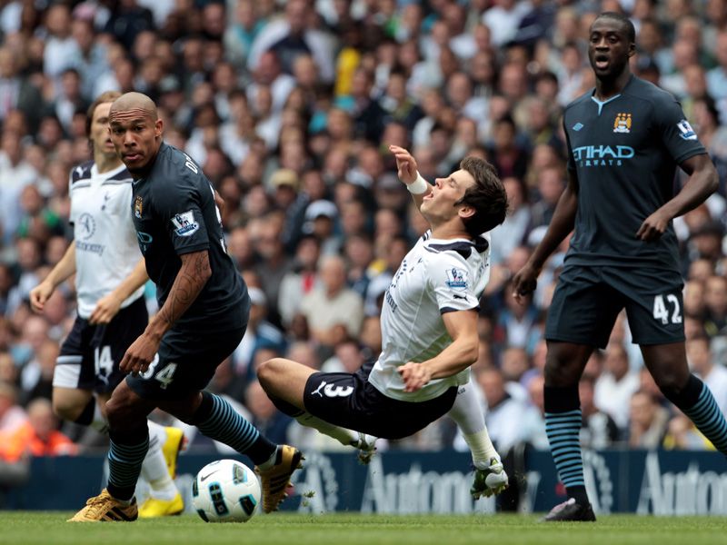 Tottenham-v-Man-City-Gareth-Bale-Nigel-De-Jon_2487503.jpg