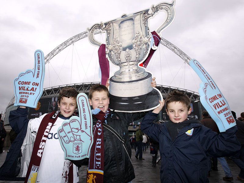 Villa-fans-Aston-Villa-Carling-Cup-Final-PA2_2425531.jpg