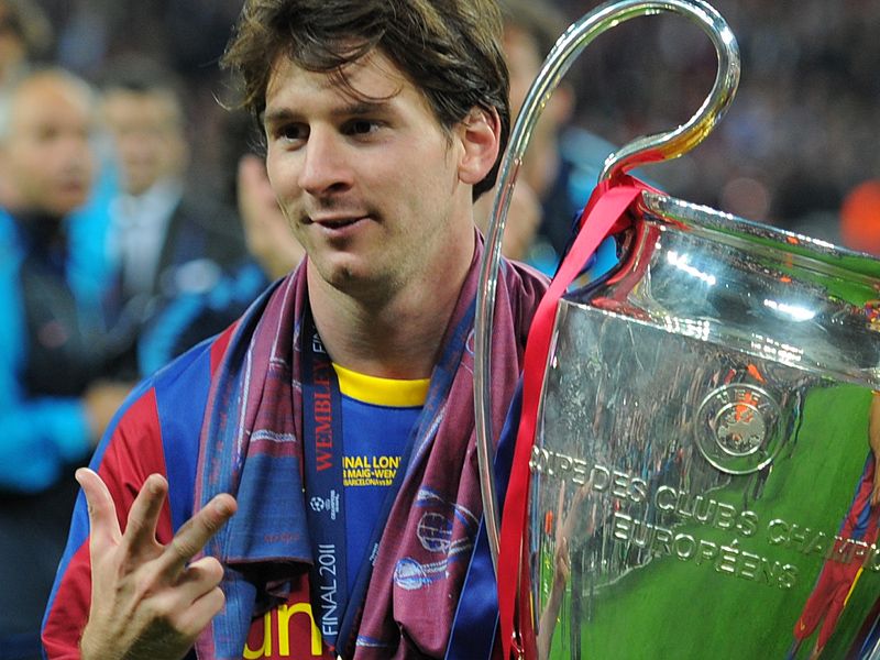 Lionel-Messi-Trophy-Barcelona-Champions-Leagu_2602942.jpg