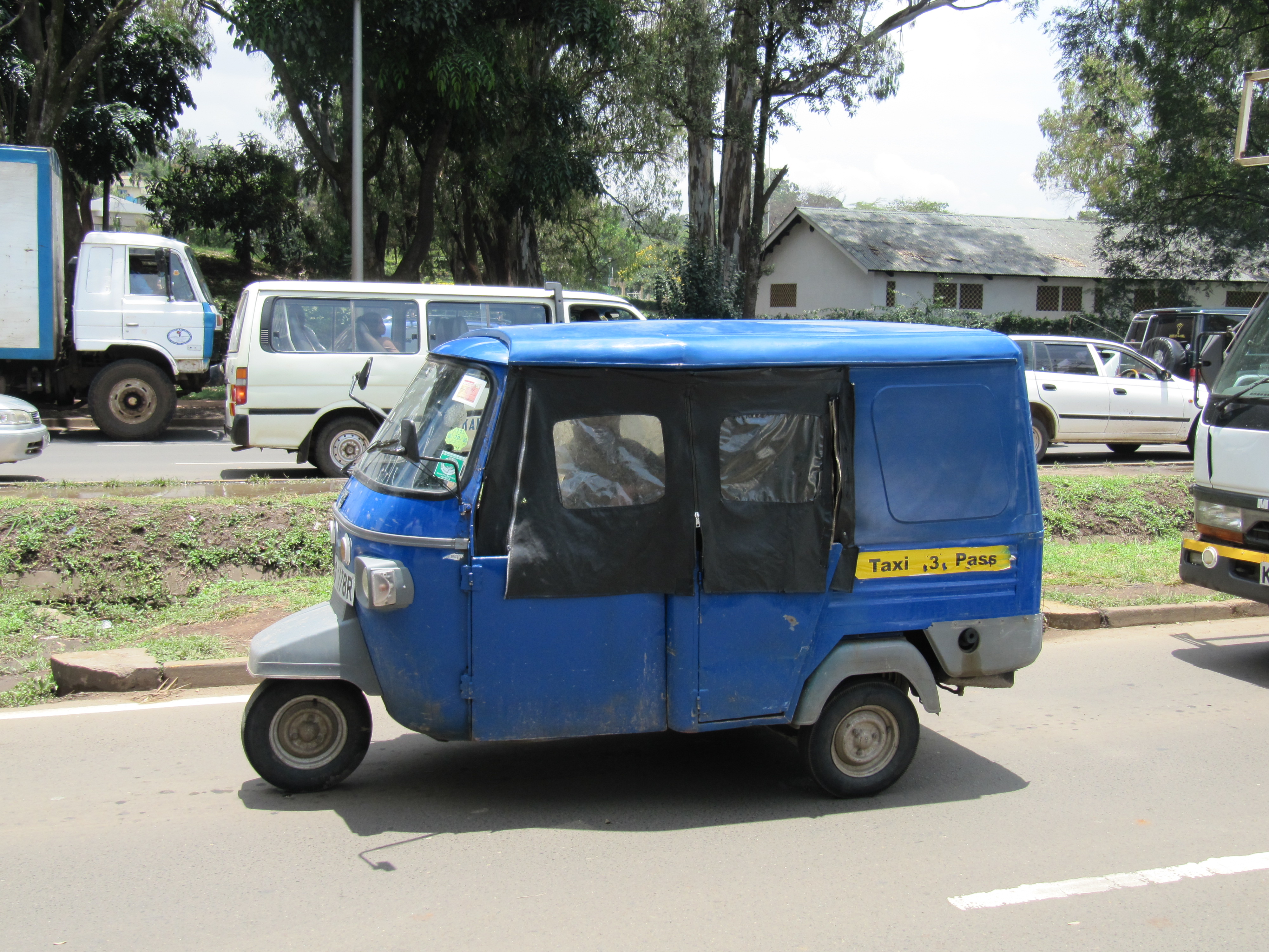 Tuk-tuk_in_Nairobi_2.JPG