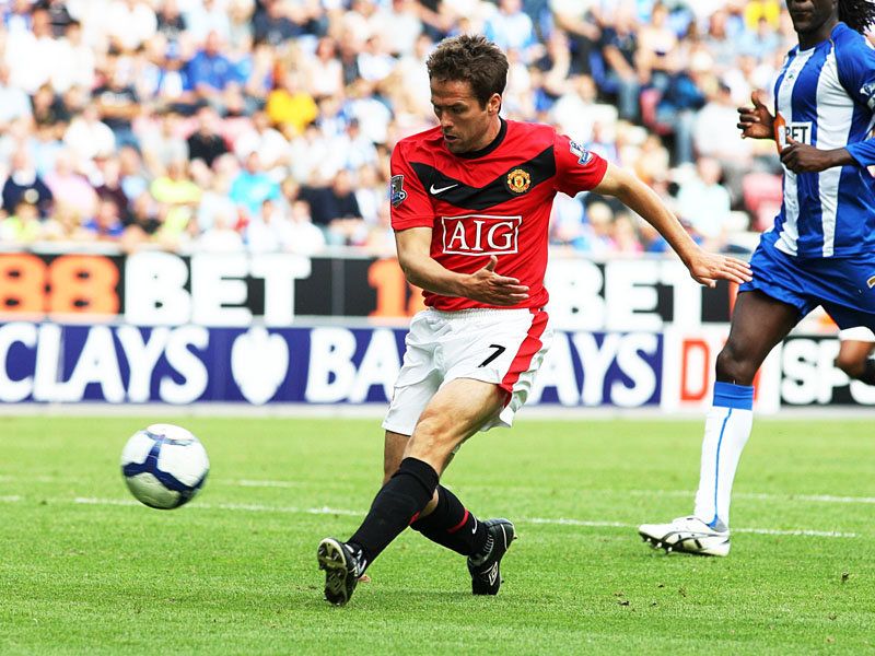 Michael-Owen-Wigan-Athletic-Manchester-United_2351253.jpg