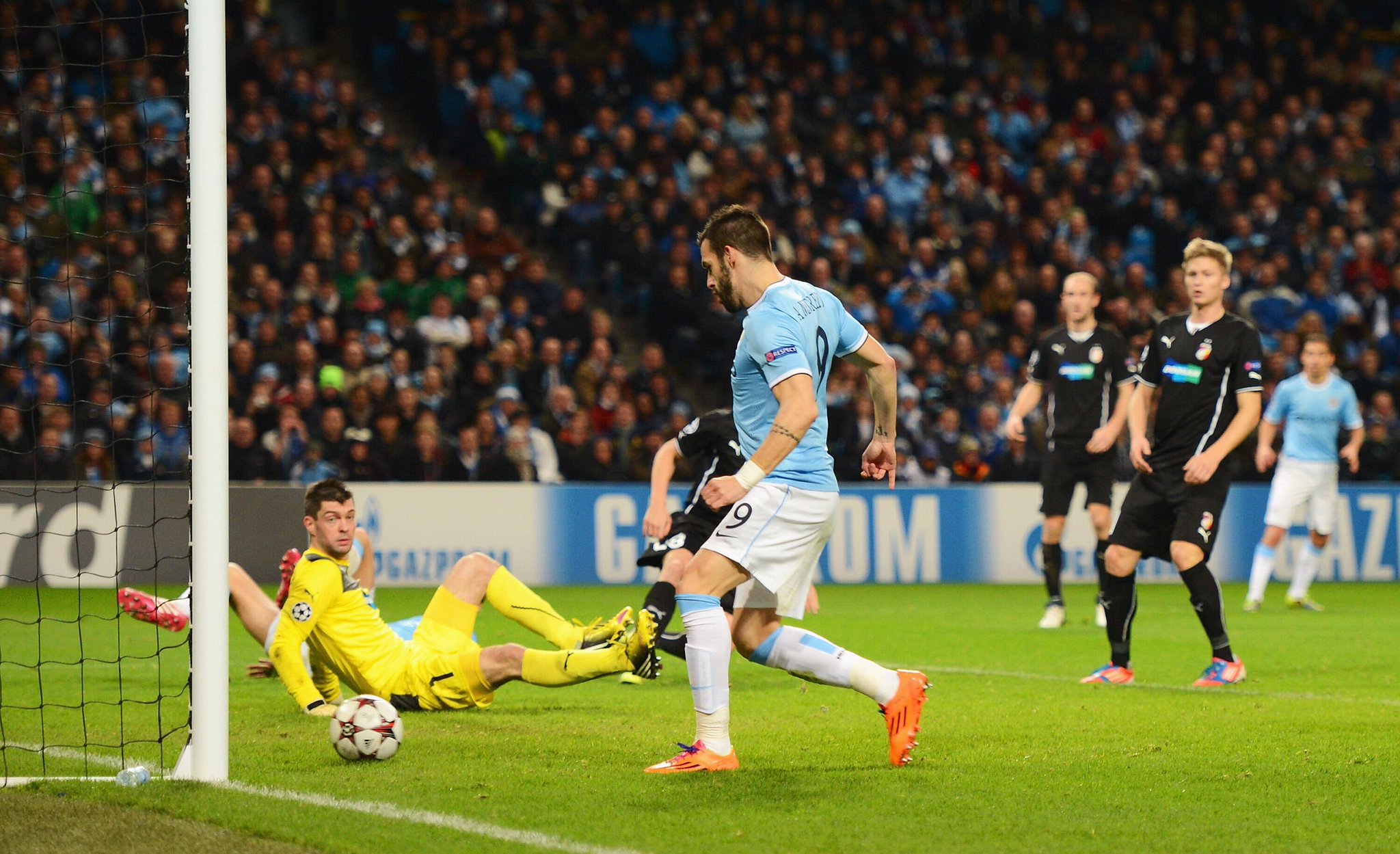 BaG9MeoCEAAwOYP.jpg:large