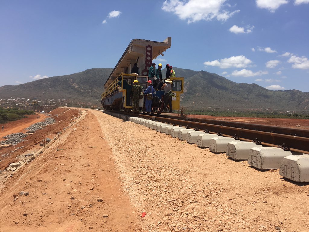 Cdua57_WIAAF5Ve.jpg:large