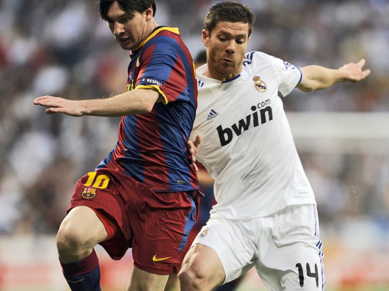 Lionel-Messi-Xabi-Alonso-Real-Madrid-Barcelon_2590392.jpg