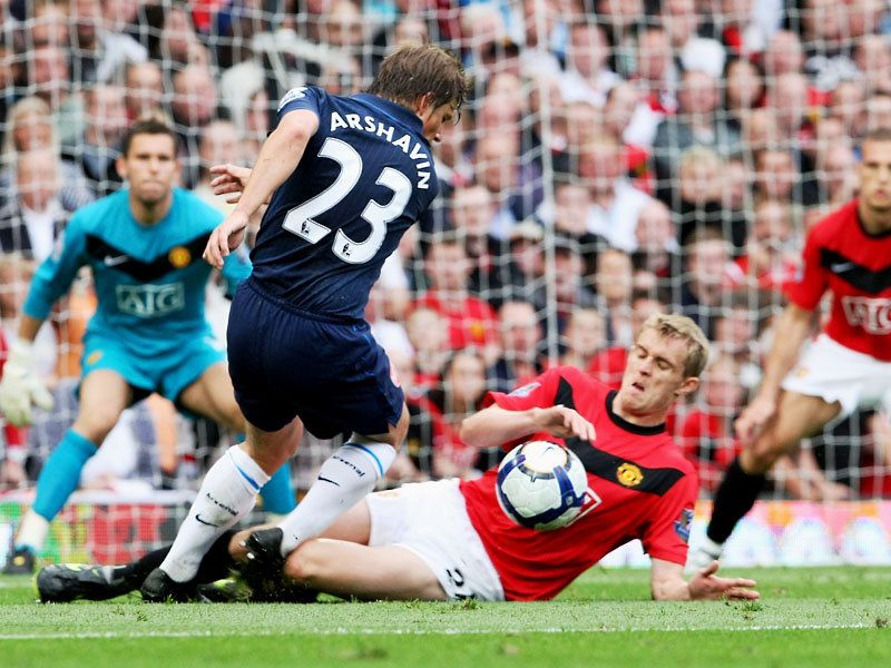 Andrey-Arshavin-Darren-Fletcher-Manchester-Un_2353999.jpg
