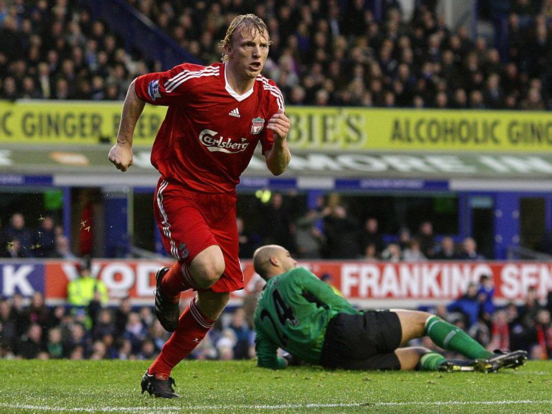 Everton-v-Liverpool-Dirk-Kuyt-wheel_2391098.jpg