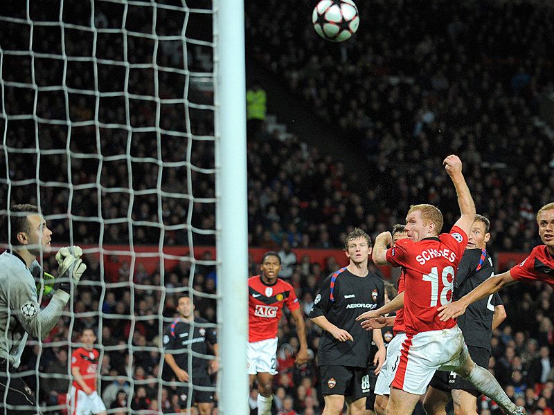 Paul-Scholes-Goal-Man-U-v-CSKA-Champs-League_2380392.jpg