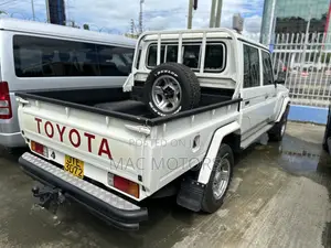 Toyota Land Cruiser 2021 White