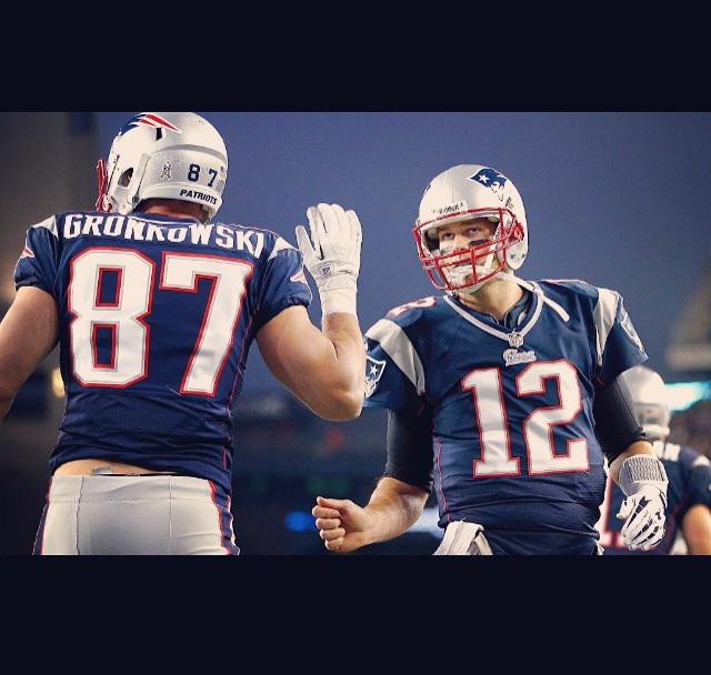 B8zONQWCIAIlFQ_.jpg:large