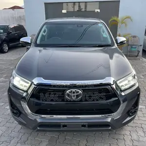 Toyota Hilux 2022 Gray