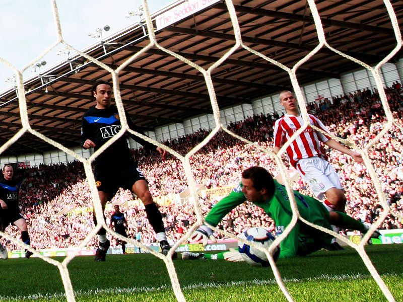 Dimitar-Berbatov-Stoke-City-Manchester-United_2365552.jpg