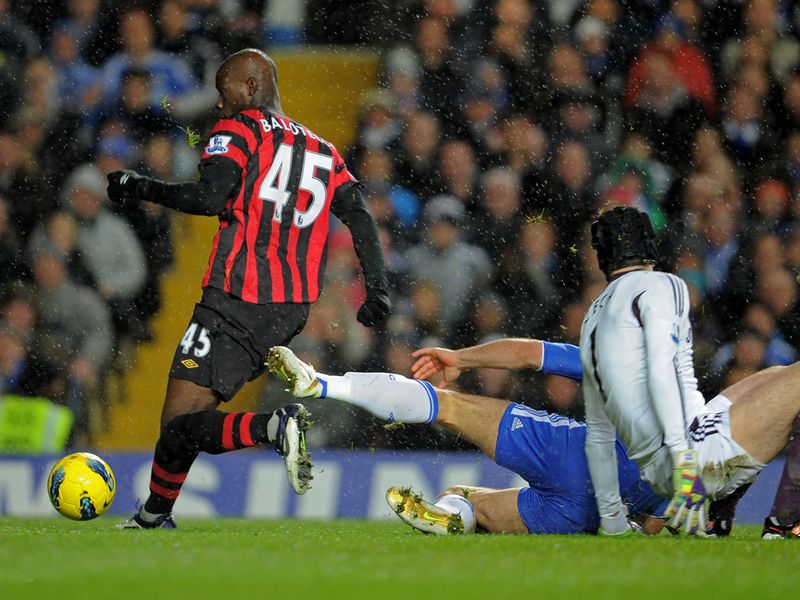 Chelsea-v-Man-City-Mario-Balotelli-goal_2690377.jpg