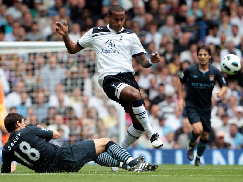 Tottenham-v-Man-City-Gareth-Barry-Tom-Huddles_2487518.jpg