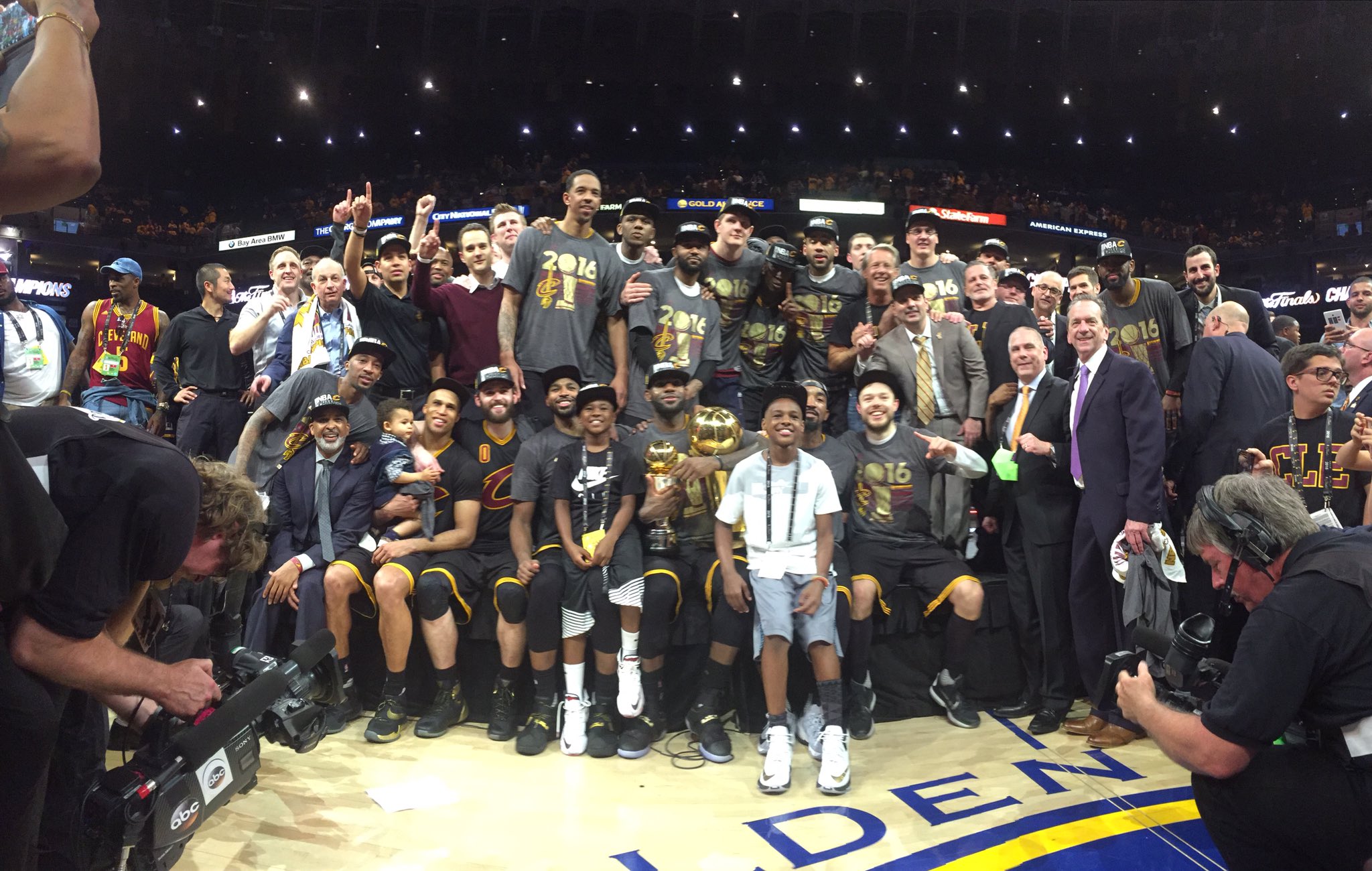 ClXMnCQUsAETT7s.jpg:large