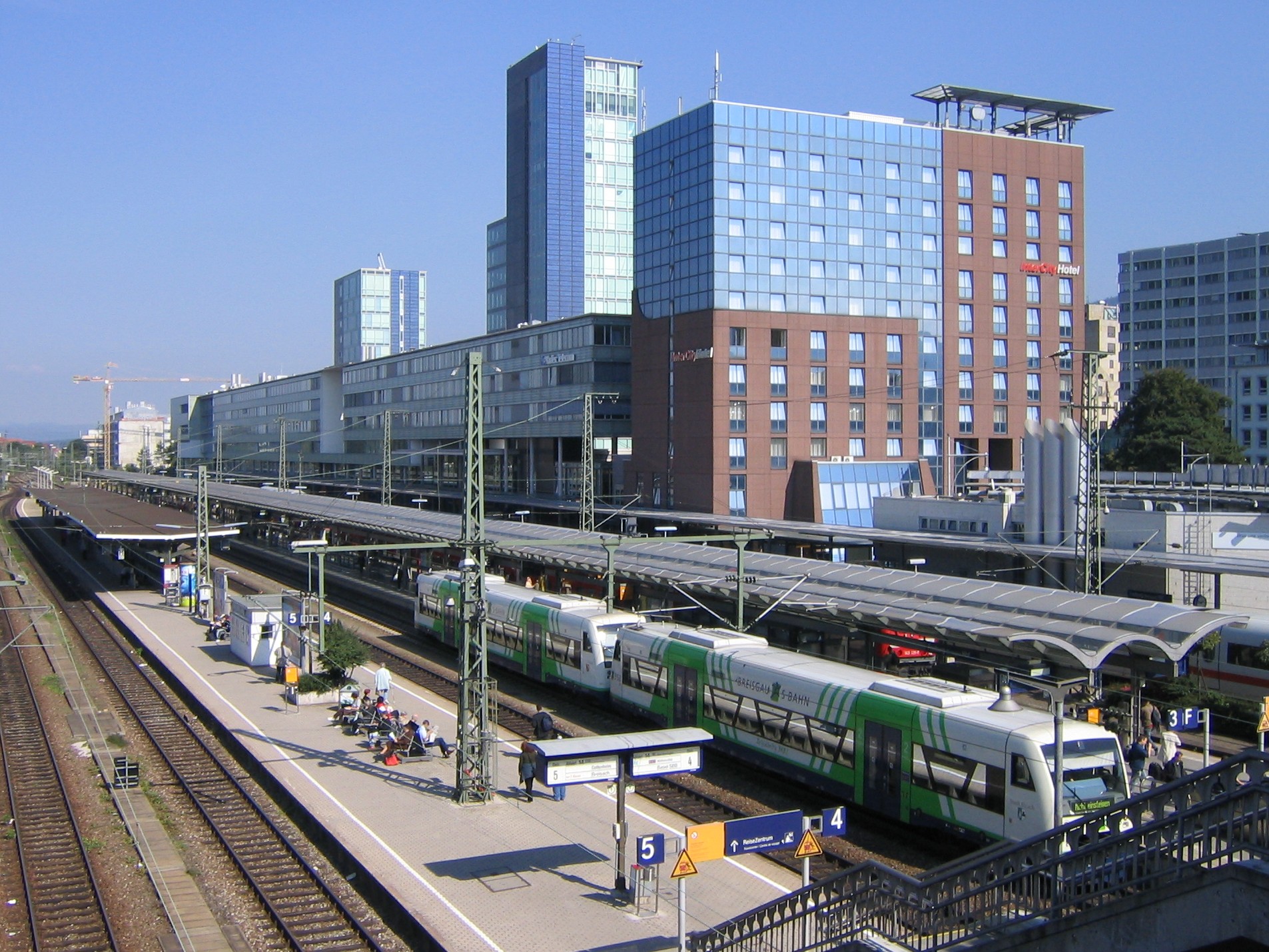 Freiburg_Hauptbahnhof_4169.jpg